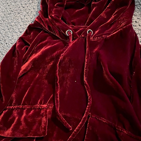 Luxe ZARA Red Burgundy Velvet Hoodie Pullover Sweatshirt - Picture 3 of 5